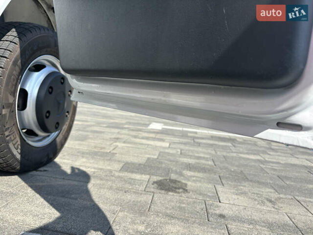 Мерседес Sprinter, об'ємом двигуна 2.7 л та пробігом 220 тис. км за 18700 $, фото 24 на Automoto.ua