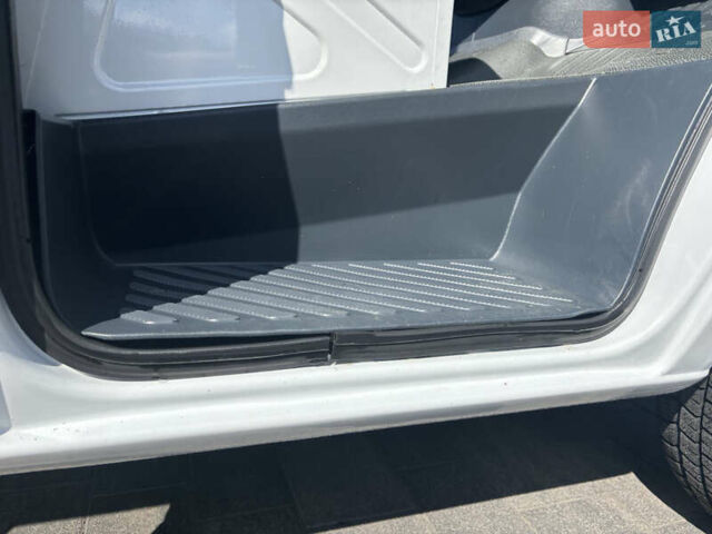 Мерседес Sprinter, об'ємом двигуна 2.7 л та пробігом 220 тис. км за 18700 $, фото 25 на Automoto.ua