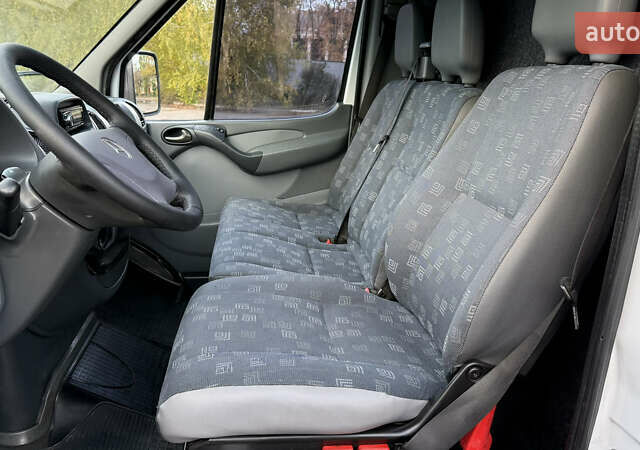 Мерседес Sprinter, объемом двигателя 2.2 л и пробегом 360 тыс. км за 13500 $, фото 10 на Automoto.ua