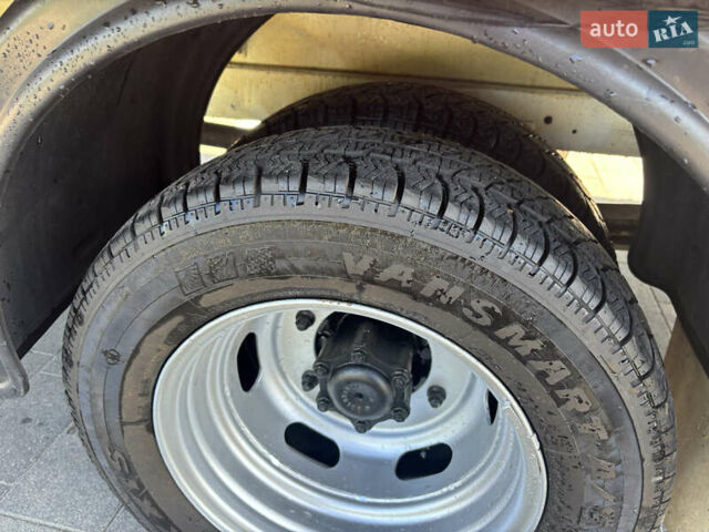 Мерседес Sprinter, об'ємом двигуна 2.7 л та пробігом 220 тис. км за 18700 $, фото 4 на Automoto.ua