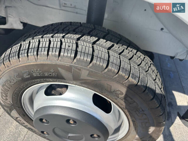 Мерседес Sprinter, об'ємом двигуна 2.7 л та пробігом 220 тис. км за 18700 $, фото 12 на Automoto.ua