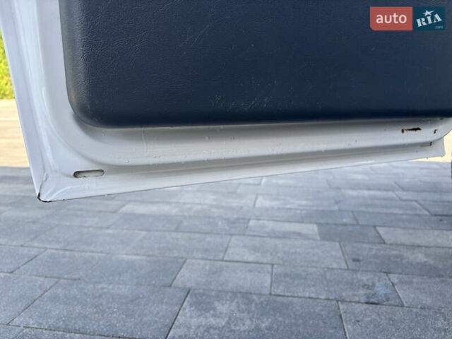 Мерседес Sprinter, об'ємом двигуна 2.7 л та пробігом 220 тис. км за 18700 $, фото 17 на Automoto.ua