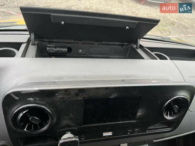 Мерседес Sprinter, объемом двигателя 2.99 л и пробегом 420 тыс. км за 22500 $, фото 9 на Automoto.ua