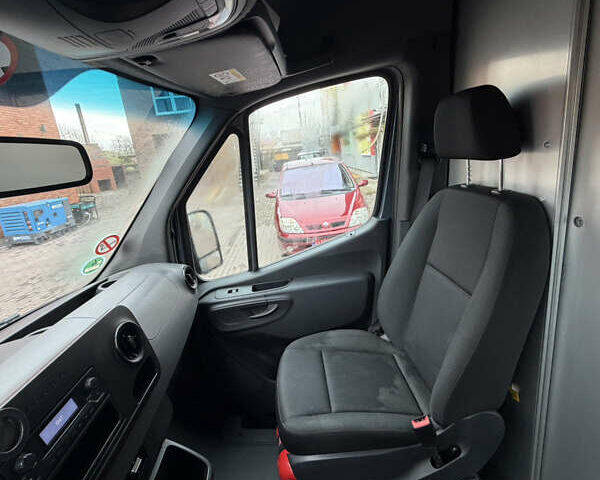 Мерседес Sprinter, объемом двигателя 0 л и пробегом 53 тыс. км за 17999 $, фото 12 на Automoto.ua