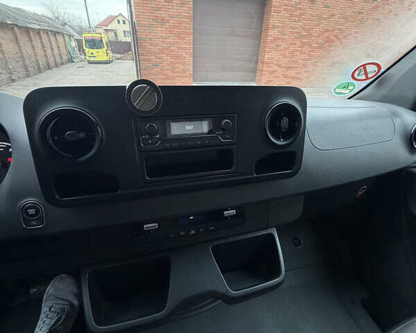 Мерседес Sprinter, объемом двигателя 0 л и пробегом 53 тыс. км за 17999 $, фото 11 на Automoto.ua