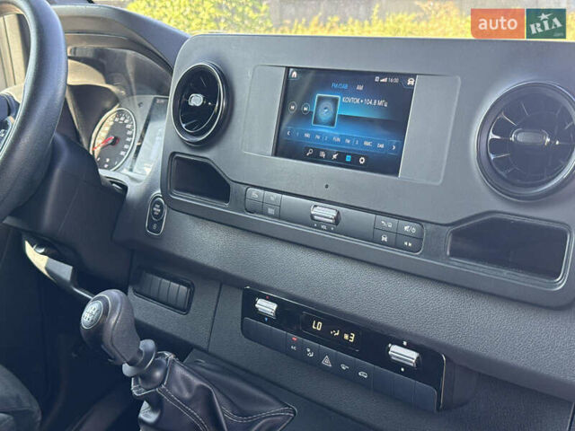 Мерседес Sprinter, объемом двигателя 2.2 л и пробегом 200 тыс. км за 29800 $, фото 5 на Automoto.ua