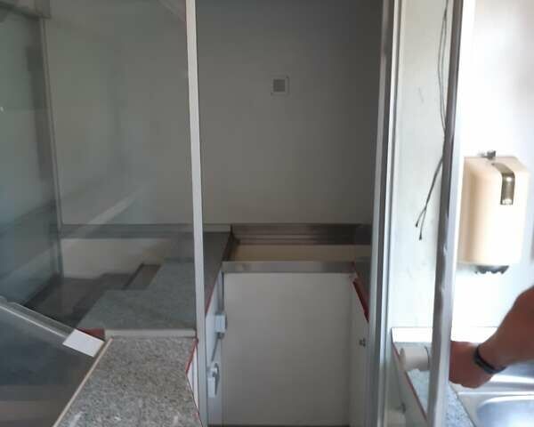 Мерседес Sprinter, объемом двигателя 0 л и пробегом 250 тыс. км за 17500 $, фото 3 на Automoto.ua