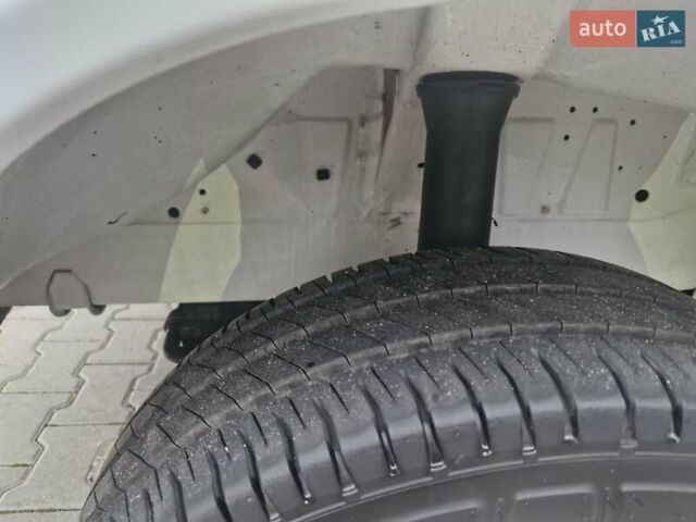 Мерседес Sprinter, об'ємом двигуна 0 л та пробігом 400 тис. км за 18600 $, фото 5 на Automoto.ua