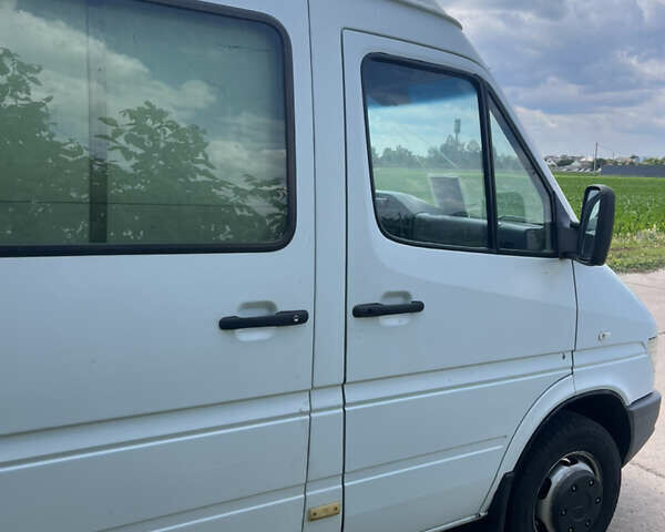 Мерседес Sprinter, объемом двигателя 2.8 л и пробегом 400 тыс. км за 8500 $, фото 5 на Automoto.ua