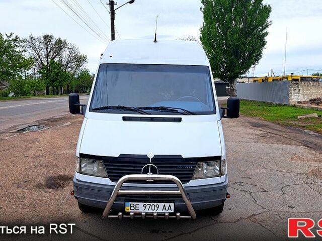 Мерседес Sprinter, объемом двигателя 2.3 л и пробегом 313 тыс. км за 6500 $, фото 1 на Automoto.ua