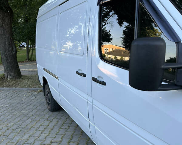 Мерседес Sprinter, об'ємом двигуна 2.7 л та пробігом 800 тис. км за 7400 $, фото 33 на Automoto.ua