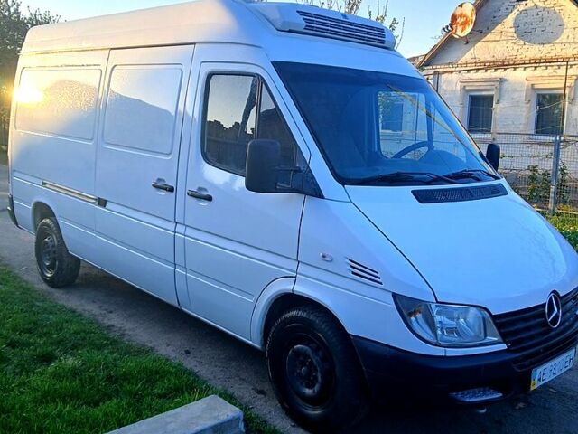 Мерседес Sprinter, объемом двигателя 2.7 л и пробегом 500 тыс. км за 9000 $, фото 2 на Automoto.ua