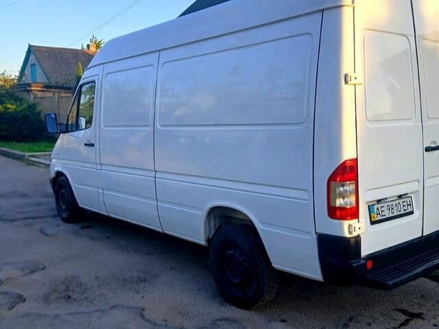 Мерседес Sprinter, объемом двигателя 2.7 л и пробегом 500 тыс. км за 9000 $, фото 4 на Automoto.ua
