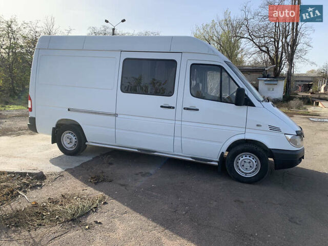 Мерседес Sprinter, объемом двигателя 2.7 л и пробегом 526 тыс. км за 8900 $, фото 3 на Automoto.ua