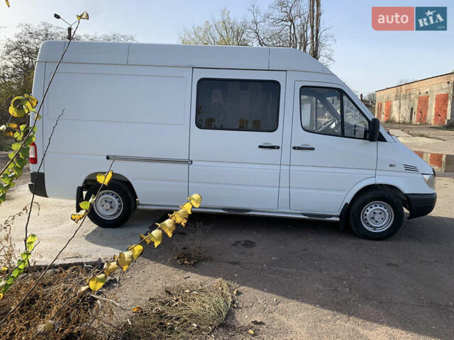 Мерседес Sprinter, объемом двигателя 2.7 л и пробегом 526 тыс. км за 8900 $, фото 4 на Automoto.ua