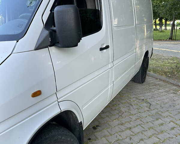 Мерседес Sprinter, об'ємом двигуна 2.7 л та пробігом 800 тис. км за 7400 $, фото 4 на Automoto.ua