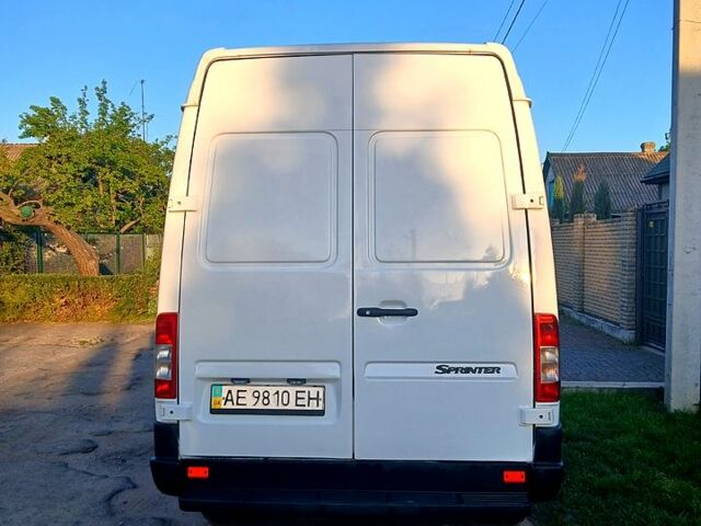 Мерседес Sprinter, объемом двигателя 2.7 л и пробегом 500 тыс. км за 9000 $, фото 3 на Automoto.ua