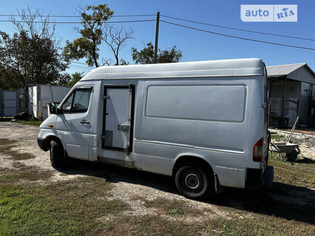 Мерседес Sprinter, объемом двигателя 2.2 л и пробегом 530 тыс. км за 7000 $, фото 6 на Automoto.ua