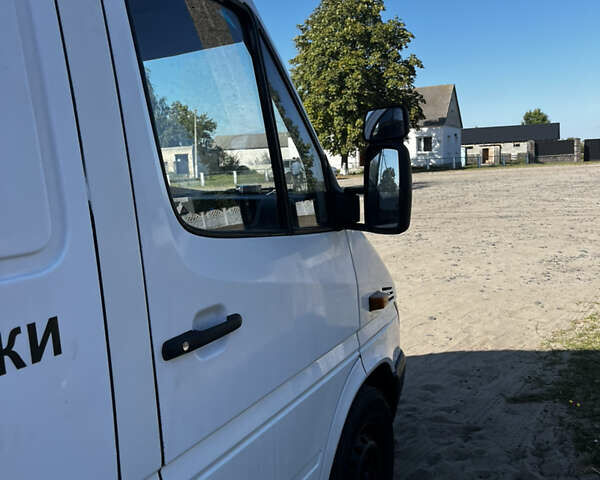 Мерседес Sprinter, объемом двигателя 2.2 л и пробегом 700 тыс. км за 7000 $, фото 5 на Automoto.ua