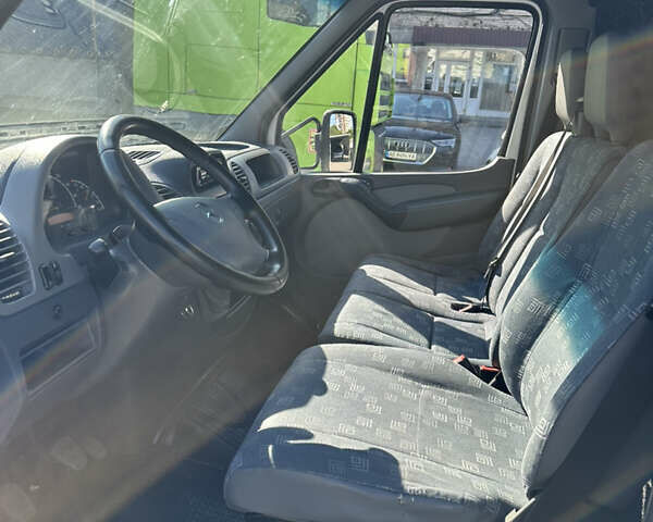 Мерседес Sprinter, объемом двигателя 2.7 л и пробегом 452 тыс. км за 14200 $, фото 14 на Automoto.ua