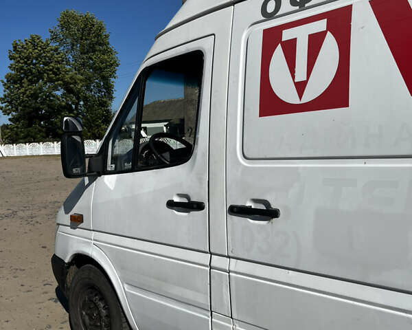 Мерседес Sprinter, объемом двигателя 2.2 л и пробегом 700 тыс. км за 7000 $, фото 2 на Automoto.ua