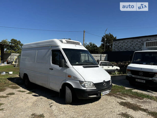 Мерседес Sprinter, объемом двигателя 2.2 л и пробегом 530 тыс. км за 7000 $, фото 4 на Automoto.ua