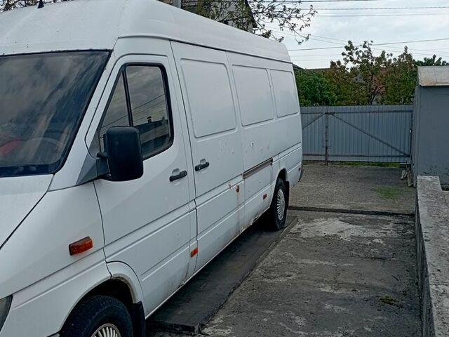 Мерседес Sprinter, объемом двигателя 2.2 л и пробегом 307 тыс. км за 9000 $, фото 2 на Automoto.ua