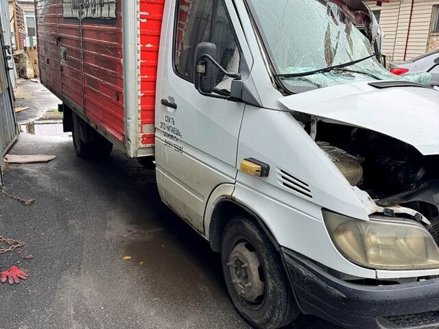 Мерседес Sprinter, объемом двигателя 2.2 л и пробегом 200 тыс. км за 6800 $, фото 2 на Automoto.ua