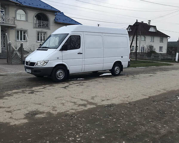 Мерседес Sprinter, объемом двигателя 2.15 л и пробегом 216 тыс. км за 13900 $, фото 2 на Automoto.ua