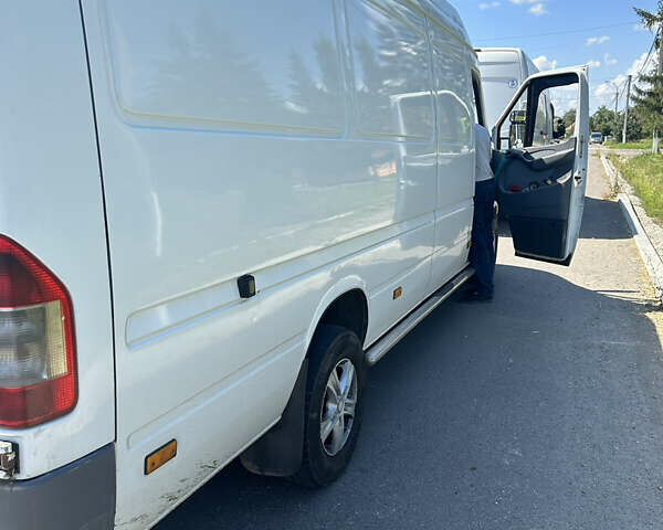 Мерседес Sprinter, объемом двигателя 2.1 л и пробегом 500 тыс. км за 12850 $, фото 1 на Automoto.ua
