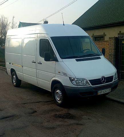 Мерседес Sprinter, объемом двигателя 2.2 л и пробегом 600 тыс. км за 9000 $, фото 5 на Automoto.ua