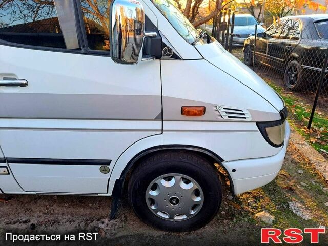 Мерседес Sprinter, объемом двигателя 2.2 л и пробегом 320 тыс. км за 8500 $, фото 7 на Automoto.ua