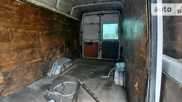 Мерседес Sprinter, объемом двигателя 2.15 л и пробегом 700 тыс. км за 8500 $, фото 7 на Automoto.ua