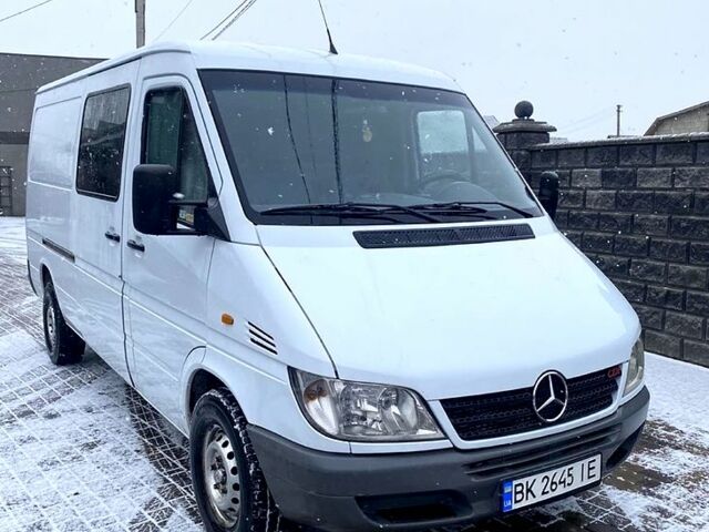 Мерседес Sprinter, объемом двигателя 2.7 л и пробегом 327 тыс. км за 9500 $, фото 1 на Automoto.ua