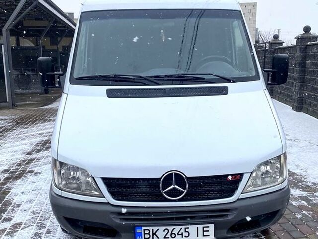 Мерседес Sprinter, объемом двигателя 2.7 л и пробегом 327 тыс. км за 9500 $, фото 2 на Automoto.ua