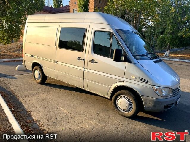 Мерседес Sprinter, объемом двигателя 2.7 л и пробегом 650 тыс. км за 8500 $, фото 3 на Automoto.ua