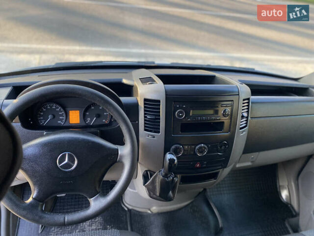 Мерседес Sprinter, об'ємом двигуна 2.7 л та пробігом 400 тис. км за 8100 $, фото 7 на Automoto.ua
