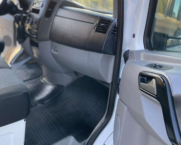 Мерседес Sprinter, об'ємом двигуна 2.7 л та пробігом 400 тис. км за 8100 $, фото 5 на Automoto.ua