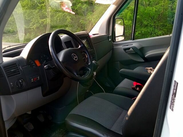 Мерседес Sprinter, объемом двигателя 2.1 л и пробегом 603 тыс. км за 13470 $, фото 7 на Automoto.ua