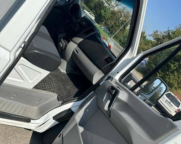 Мерседес Sprinter, объемом двигателя 2.15 л и пробегом 300 тыс. км за 14500 $, фото 4 на Automoto.ua