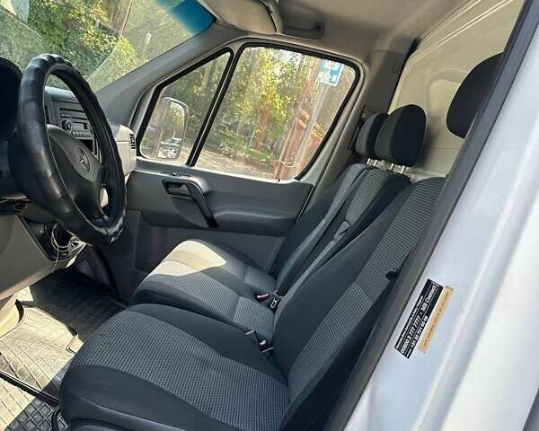 Мерседес Sprinter, объемом двигателя 2.15 л и пробегом 300 тыс. км за 17000 $, фото 6 на Automoto.ua