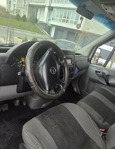 Мерседес Sprinter, объемом двигателя 2.1 л и пробегом 510 тыс. км за 8300 $, фото 18 на Automoto.ua