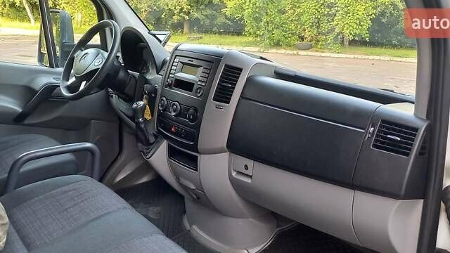 Мерседес Sprinter, объемом двигателя 2.2 л и пробегом 255 тыс. км за 19900 $, фото 8 на Automoto.ua