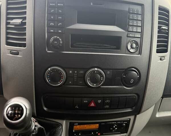 Мерседес Sprinter, объемом двигателя 2.1 л и пробегом 740 тыс. км за 11500 $, фото 15 на Automoto.ua
