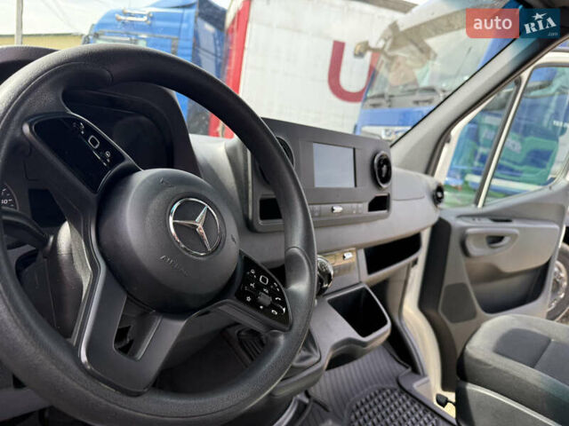 Мерседес Sprinter, объемом двигателя 0 л и пробегом 175 тыс. км за 31829 $, фото 9 на Automoto.ua