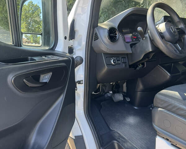 Мерседес Sprinter, объемом двигателя 2.14 л и пробегом 148 тыс. км за 25500 $, фото 13 на Automoto.ua
