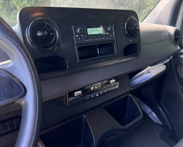Мерседес Sprinter, объемом двигателя 2.14 л и пробегом 148 тыс. км за 25500 $, фото 11 на Automoto.ua