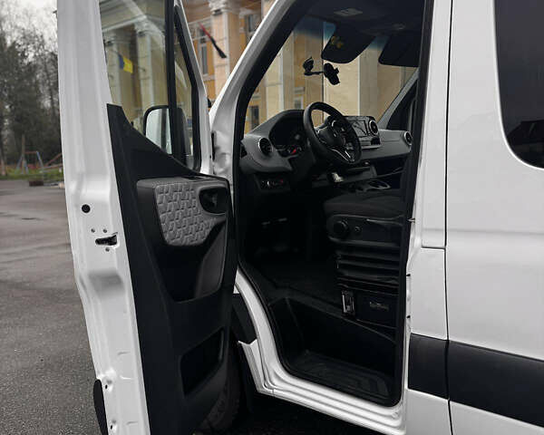 Мерседес Sprinter, объемом двигателя 3 л и пробегом 170 тыс. км за 37500 $, фото 14 на Automoto.ua