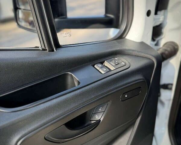 Мерседес Sprinter, объемом двигателя 2.2 л и пробегом 111 тыс. км за 34500 $, фото 17 на Automoto.ua