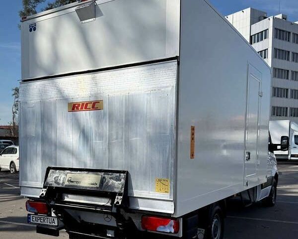 Мерседес Sprinter, объемом двигателя 2.2 л и пробегом 111 тыс. км за 34999 $, фото 2 на Automoto.ua